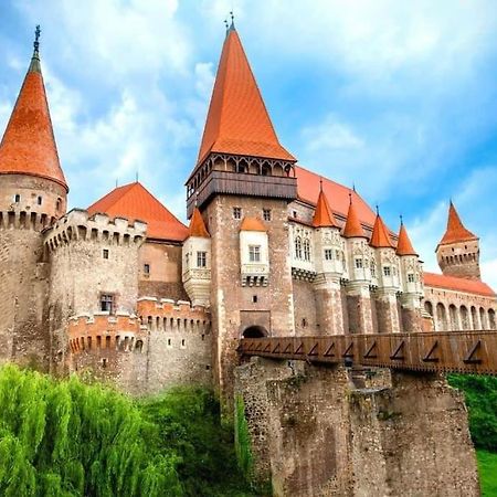 Very Good Location Хунедоара Экстерьер фото